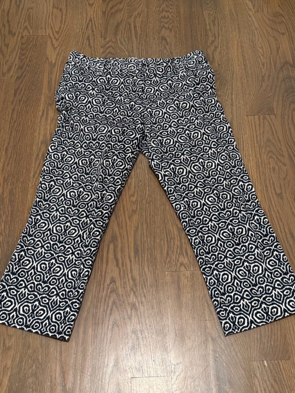 J. Crew Printed Crop Pants in blue Black & White size 8 summer - Picture 6 of 8